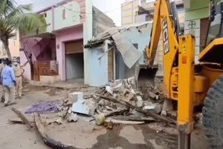 Demolition_of_structures_ignoring_court_orders