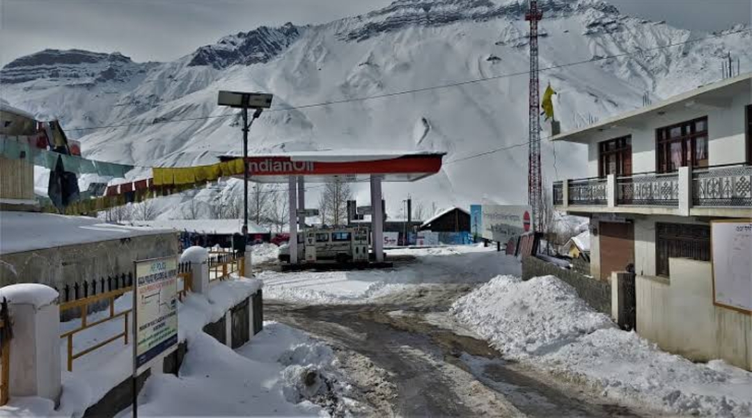 world highest petrol pump kaza