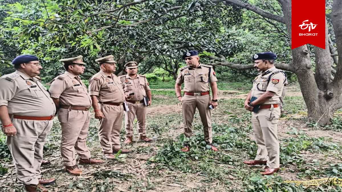 युवतियों के शव मिलने के बाद पहुंची पुलिस. फाइल फोटो