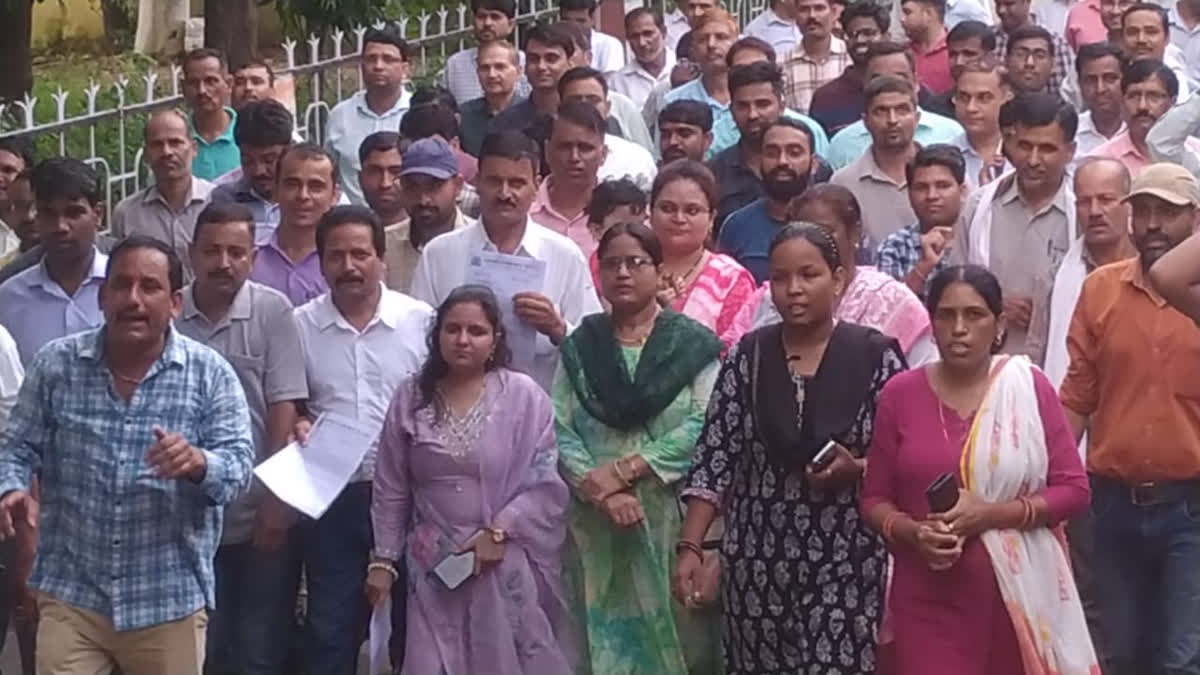 Teachers protest in Dholpur