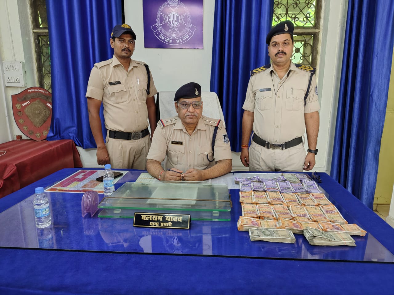 Jabalpur Woman arrested Rs 5 lakh