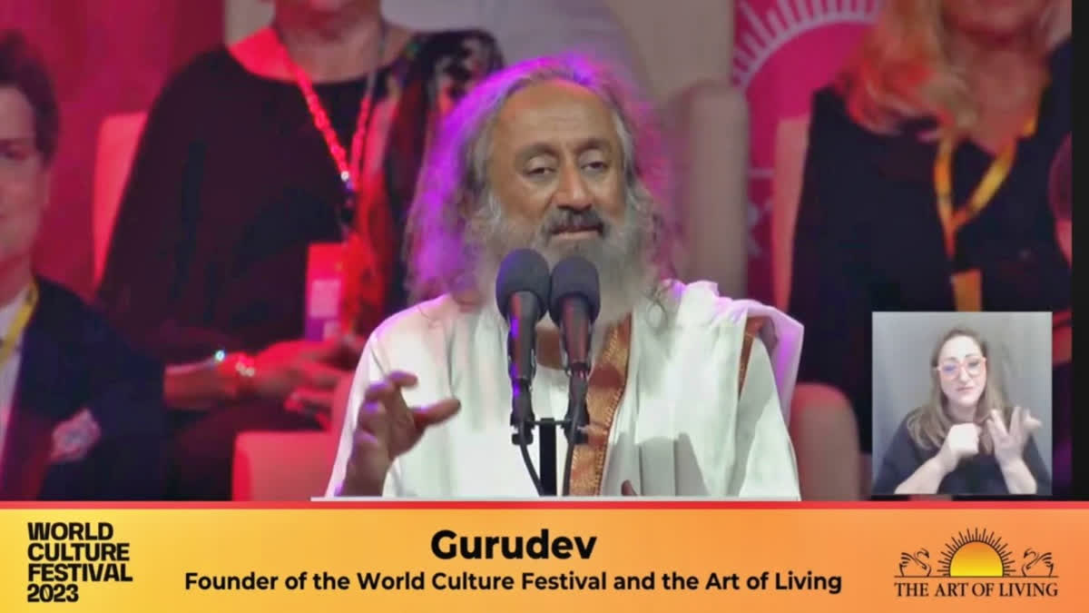 Thousands of people gathered at the National Mall in Washington DC for the 4th World Culture Festival led by renowned Indian spiritual master and humanitarian leader Sri Sri Ravi Shankar, popularly known as Gurudev on Friday.
