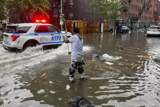 US New York City area under state of emergency  New York City area under state of emergency  Floods in New York City area due to rainstorm  US floods  Rainstorm in New York City  ന്യൂയോർക്ക് സിറ്റിയില്‍ കനത്ത മഴ  കനത്ത മഴയെ തുടർന്ന് അടിയന്തരാവസ്ഥ പ്രഖ്യാപിച്ചു  state of emergency has been declared in New York  ന്യൂയോർക്കില്‍ ശക്തമായ മഴയും കാറ്റും അനുഭവപ്പെട്ടു  New York experienced heavy rain and wind