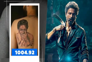 Watch: Fan gest Shah Rukh Khan's tattoo as Jawan crosses Rs 1000 cr mark, here's how superstar reacted