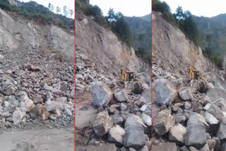 Landslide near Himachal's NH 5 Kinnaur caused mountains to fall causing road jams