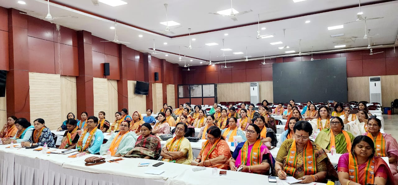 भाजपा प्रदेश मुख्यालय में महिला मोर्चा की बैठक का आयोजन