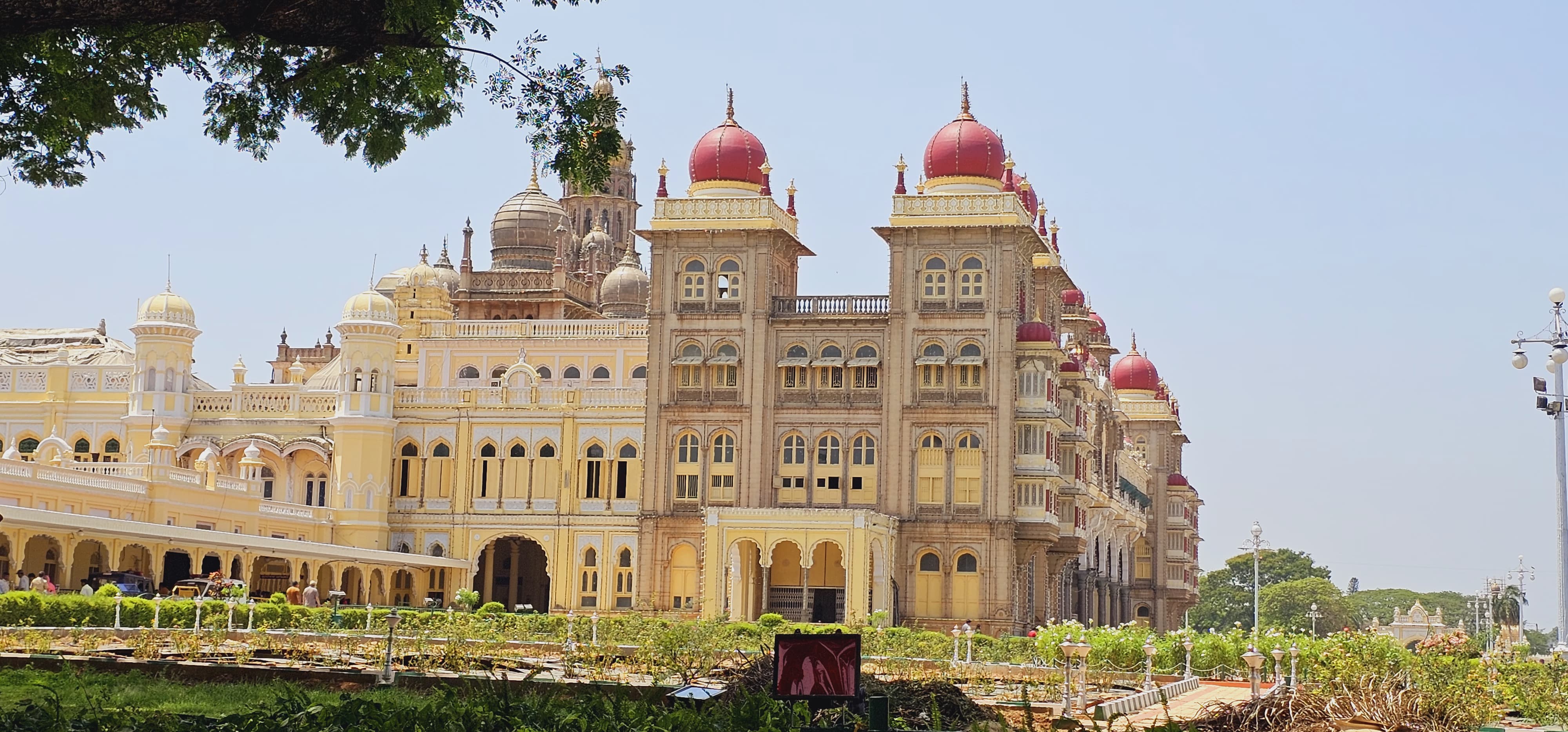 MYSORE PALACE  BEST TOURIST SPOT IN KARNATAKA  TOURIST DESTINATIONS IN MYSORE  മൈസൂര്‍ കൊട്ടാരം