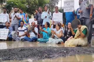 INDORE WOMEN UNIQUE PROTEST