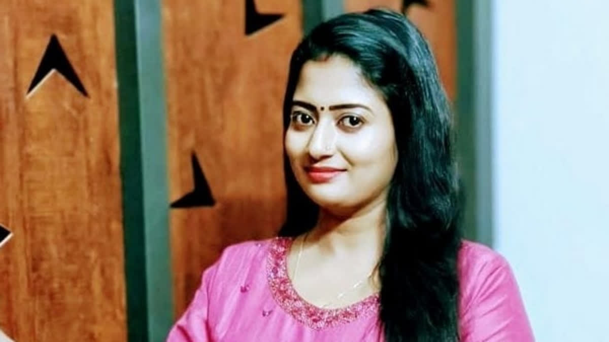 Film serial actress Renjusha Menon found dead  Film serial actress Renjusha Menon  Film serial actress Renjusha Menon death  Renjusha Menon death  Renjusha Menon  സിനിമ സീരിയല്‍ നടി രഞ്ജുഷ മേനോൻ മരിച്ച നിലയില്‍  രഞ്ജുഷ മേനോൻ മരിച്ച നിലയില്‍  നടി രഞ്ജുഷ മേനോൻ  രഞ്ജുഷ മേനോൻ