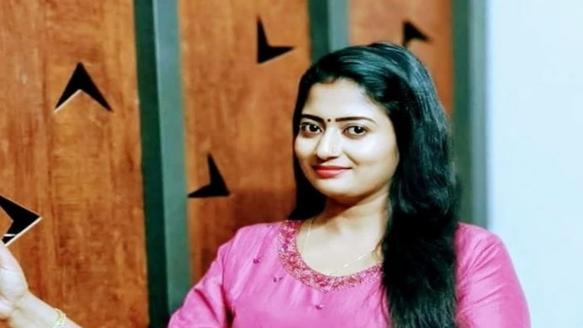 Malayalam actor Renjusha Menon found dead in apartment in Kerala's Thiruvananthapuram