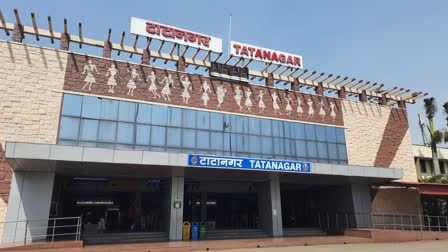 Chakradharpur People demanded stoppage of trains