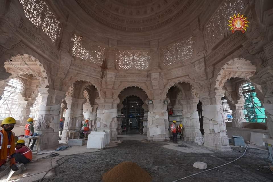 राम मंदिर का निर्माण तेजी से चल रहा है.