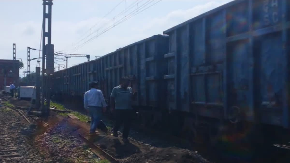 goods-train-accident-in-palamu