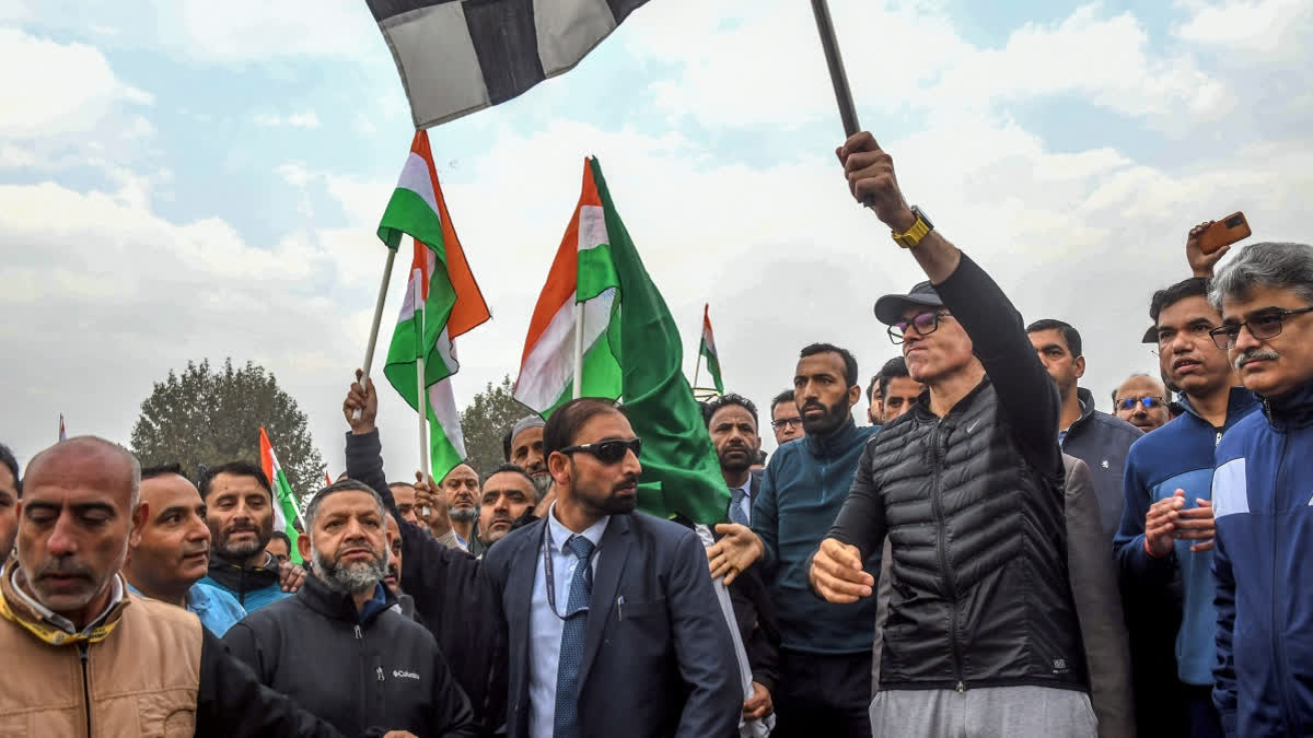 J&K CM Omar Abdullah flags off "Run for Unity" as part of 'National Unity Day' celebrations in Srinagar on Oct 29.