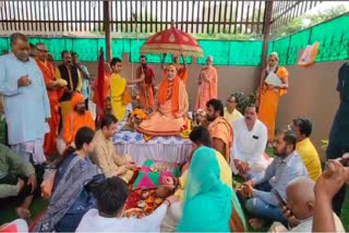 Shankaracharya Swami Avimukteshwaranand at a congregation at Bemetara