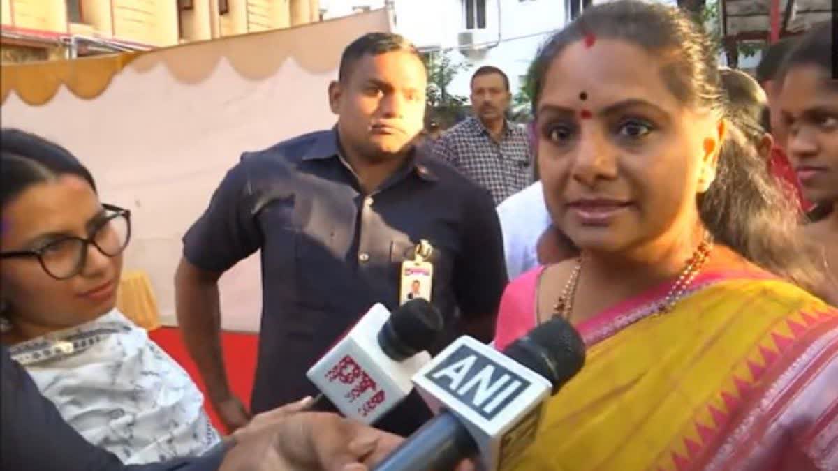 K Kavitha casts vote in Telangana polls  urges people to exercise their franchise  participate in the process of stregthen demoracy  brs will continue confidence  our dna matches with our people  national parties lost importance  people happy with brs  രാവിലെ ഏഴ് മണിമുതല്‍ തന്നെ പോളിംഗ് ആരംഭിച്ചു  2290 സ്ഥാനാര്‍ത്ഥികളാണ് മത്സരരംഗത്തുള്ളത്  109 ദേശീയപ്രാദേശിക പാര്‍ട്ടികള്‍ ഗോദയില്‍