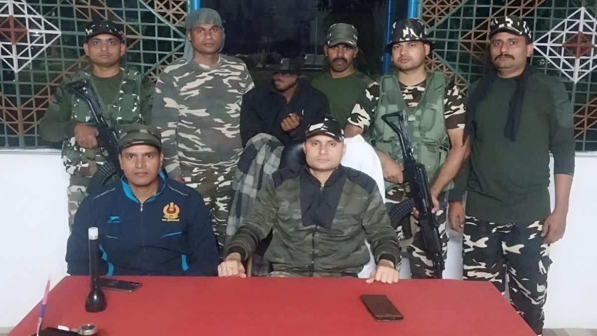 जमुई पुलिस ने नक्सली कमांडर राजेश यादव को किया गिरफ्तार