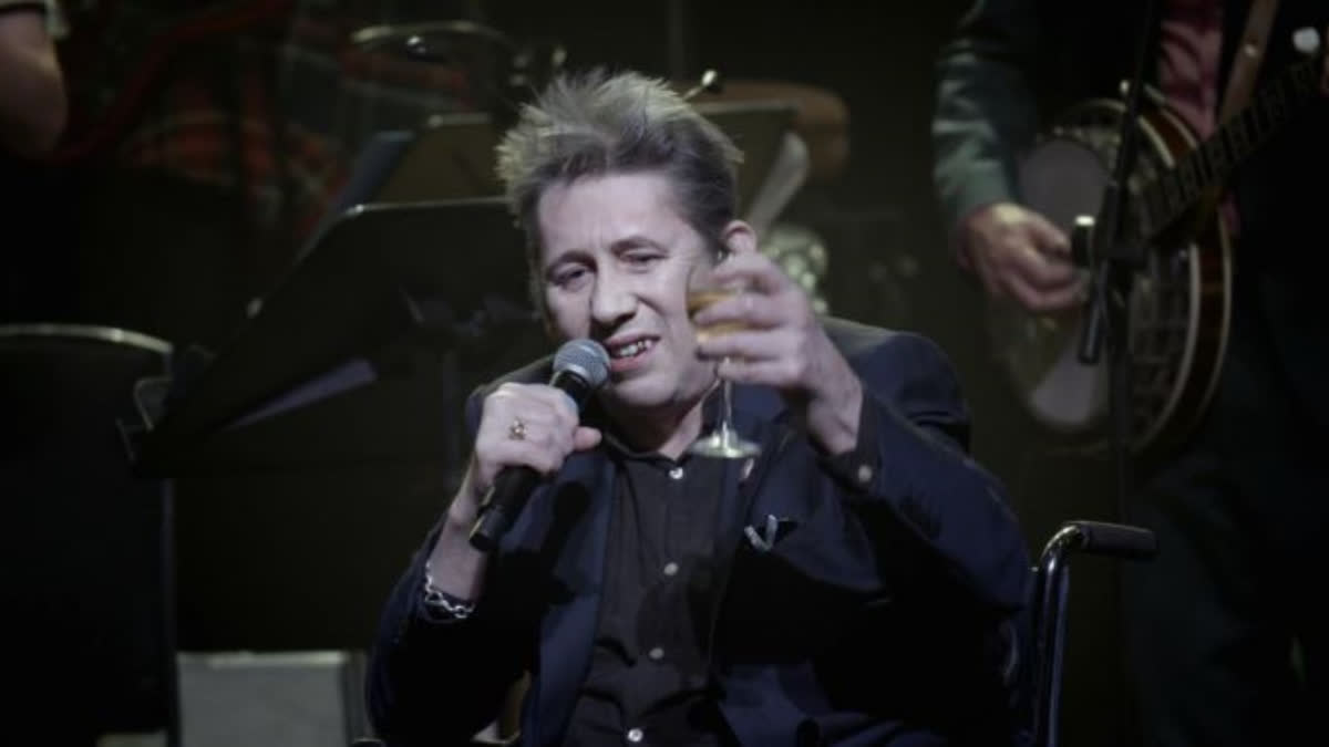 Shane MacGowan dead: The Pogues frontman and Irish singer was 65