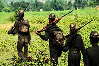 Maoists kidnapped 25 traders  kidnapped 25 traders or Businessmen  Chhattisgarh Telangana state border  ಛತ್ತೀಸ್‌ಗಢ ತೆಲಂಗಾಣ ರಾಜ್ಯಗಳ ಗಡಿ  ರಾಜ್ಯಗಳ ಗಡಿಯಲ್ಲಿ ನಕ್ಸಲರ ಅಟ್ಟಹಾಸ  ವ್ಯಾಪರಸ್ಥರನ್ನು ಅಪಹರಿಸಿ ಎಚ್ಚರಿಕೆ  ಸ್ಥಳೀಯರಲ್ಲಿ ಆತಂಕ ಮನೆ ಮಾಡಿದೆ  ರಾಜ್ಯಗಳ ಗಡಿಯಲ್ಲಿ ಮಾವೋವಾದಿ  25 ವ್ಯಾಪಾರಿಗಳನ್ನು ಅಪಹರಿಸಿ  ಛತ್ತೀಸ್‌ಗಢದ ಸುಕ್ಮಾ ಜಿಲ್ಲೆ  ವಾರದ ಮಾರುಕಟ್ಟೆ