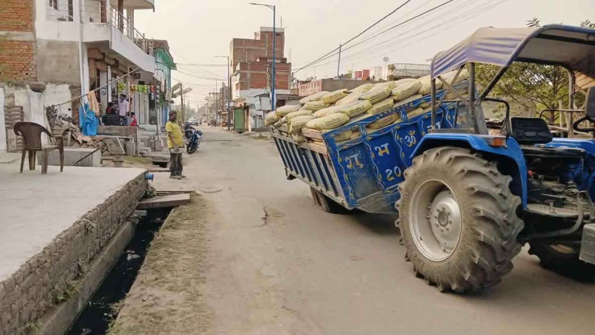 SINGRAULI TRACTOR WHEEL STUCK on ROAD