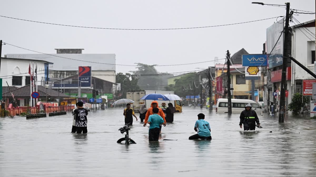 More Than 122,000 People Evacuated In Malaysia Due To Floods