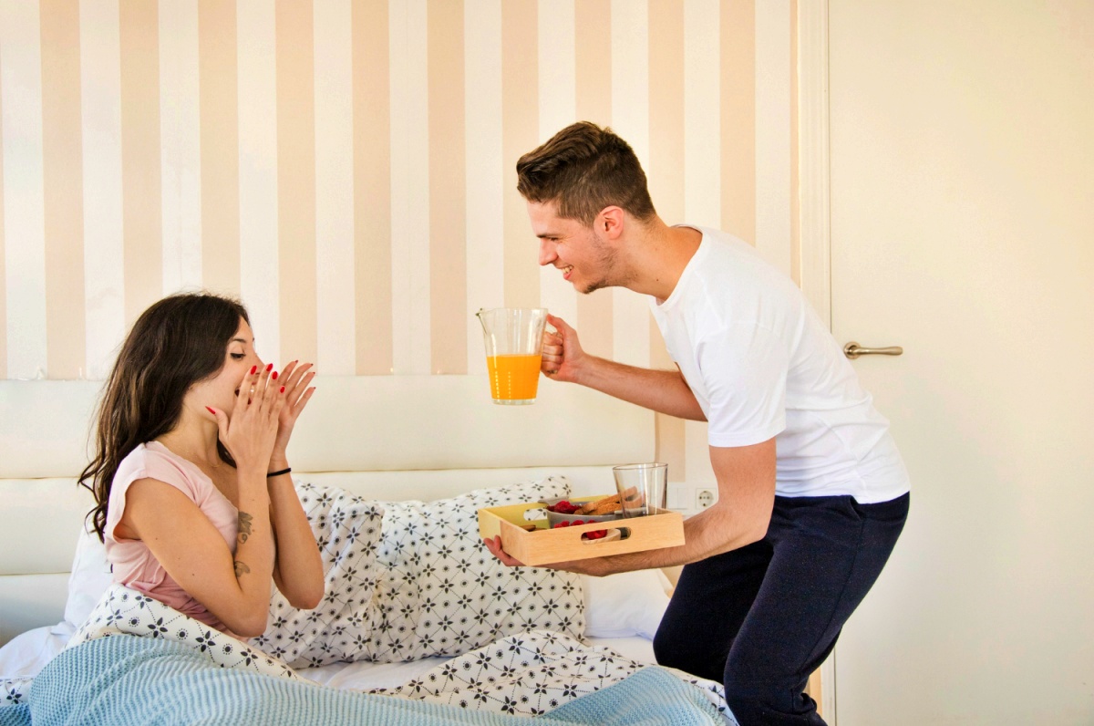 Make your wife breakfast in bed