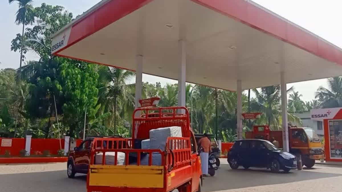 Petrol pump strike  പ്രെട്രോൾ പമ്പ് സമരം  ഗുണ്ട ആക്രമണം പ്രതിഷേധം  petrol pump attacks