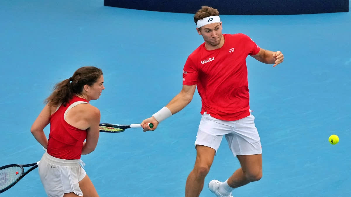 The Netherlands pair won the closely fought mixed doubles match to clinch their opening game of the United Cup against Norway by 2-1. China on the other side defeated Czech Republic 3-0 on Saturday.