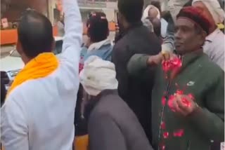 PM MODI AYODHYA VISIT BABRI MASJID ADVOCATE IQBAL ANSARI RAIN OF FLOWERS