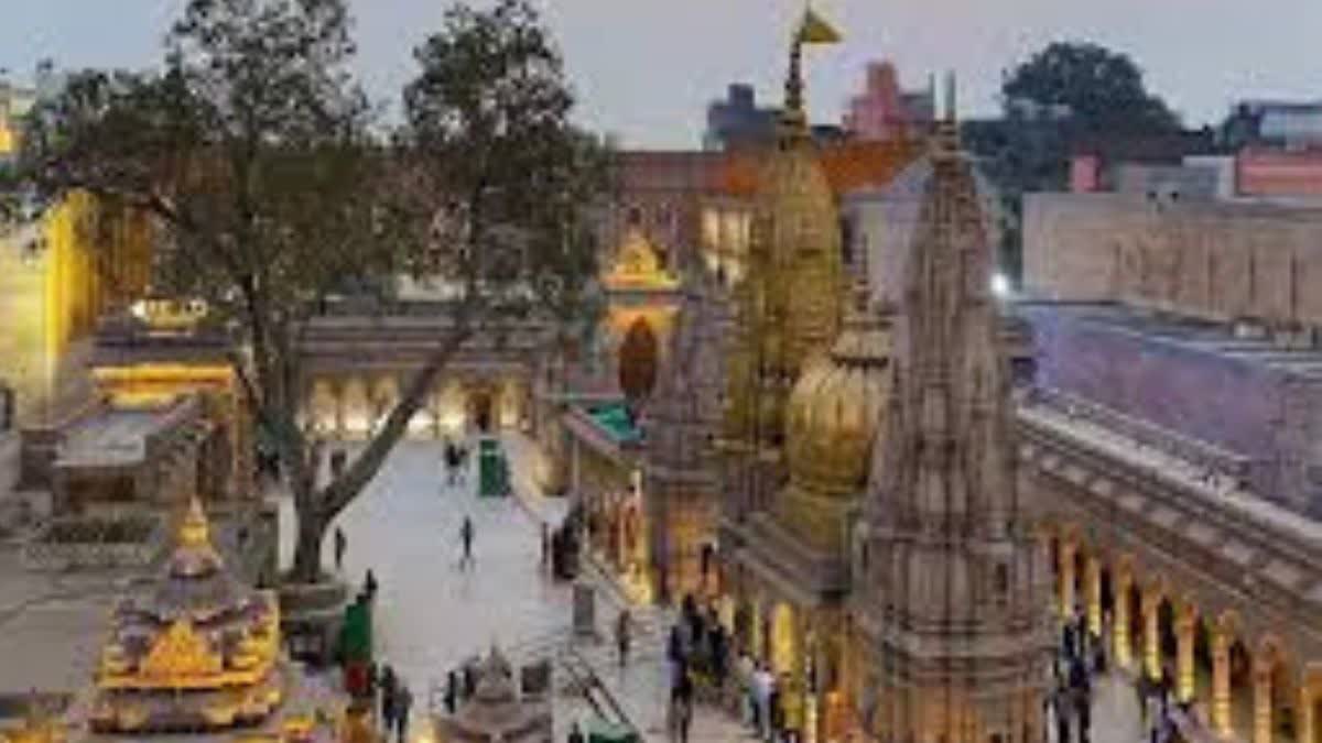 varanasi sri kashi vishwanath temple 104 policemen removed new policemen deployed banaras new year 2025.