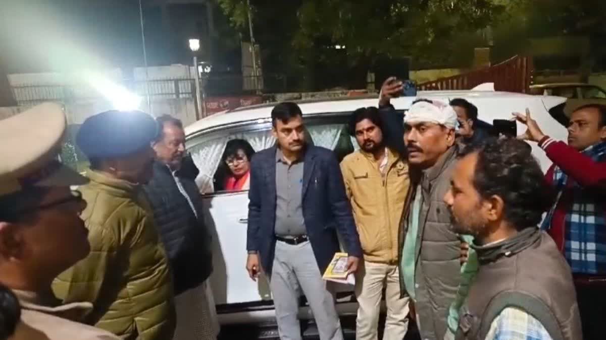 कानपुर में पिटाई से घायल भाजपा कार्यकर्ता की पुलिस ने नहीं सुनी.