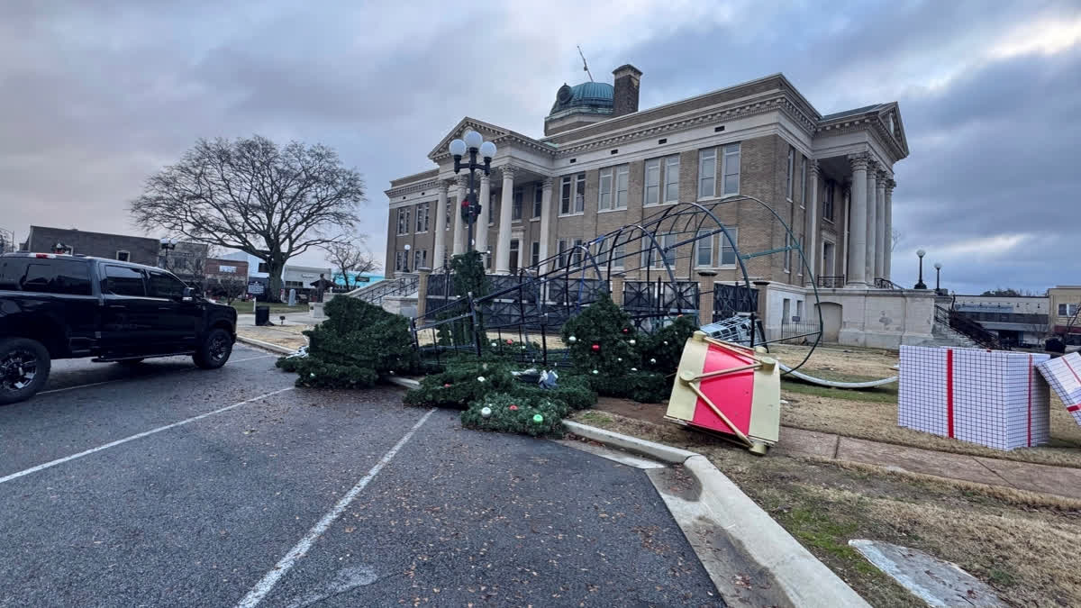 4 Killed In A Storm System That Spawned Tornadoes Across The Southern U.S.