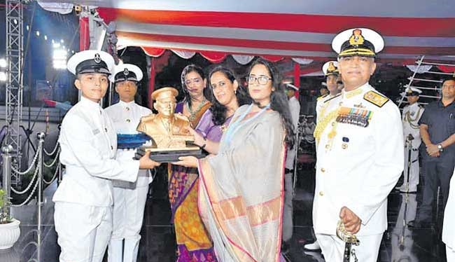 inspirational stories of first navy women agniveer  navy women agniveer  navy women agniveer 2023  ಸಮುದ್ರದಲ್ಲಿ ಹೋರಾಟಕ್ಕೆ ಅಗ್ನಿ ವೀರ್ ಮಹಿಳೆಯರು ಸಜ್ಜು​ ಒಡಿಶಾದ INS ಚಿಲ್ಕಾ ತರಬೇತಿ  ಮೊಟ್ಟಮೊದಲ ಬಾರಿಗೆ ನೌಕಾಪಡೆಯಲ್ಲಿ 273 ವೀರ ಮಹಿಳೆ  ಅಗ್ನಿವೀರ ಮಹಿಳೆಯರು ಸಾಬೀತು  ದೇಶಾದ್ಯಂತ ನೌಕಾಪಡೆಗೆ ಅರ್ಜಿ  ನೌಕಾಪಡೆಯ ನಾವಿಕರಾಗಿ ಮಹಿಳೆಯರಿಗೆ ಇದು ಮೊದಲ ಅವಕಾಶ  ಮಹಿಳಾ ಸಬಲೀಕರಣವನ್ನು ಗಮನದಲ್ಲಿಟ್ಟುಕೊಂಡು ನೌಕಾಪಡೆ