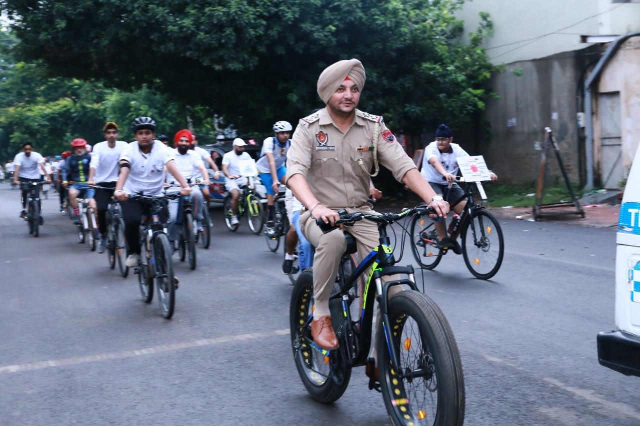 cycle rally in mohali on world heart day