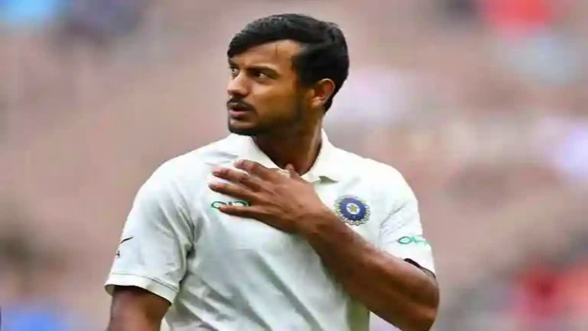 Mayank Agarwal admitted to hospital  drinking poisonous liquid  files police complaint  ಕನ್ನಡಿಗ ಆಸ್ಪತ್ರೆಗೆ ದಾಖಲು  ಕ್ರಿಕೆಟಿಗನ ಗಂಟಲಿನಲ್ಲಿ ಊತ  ವಿಷಪೂರಿತ ದ್ರವ ಸೇವಿಸಿದ ಮಯಾಂಕ್