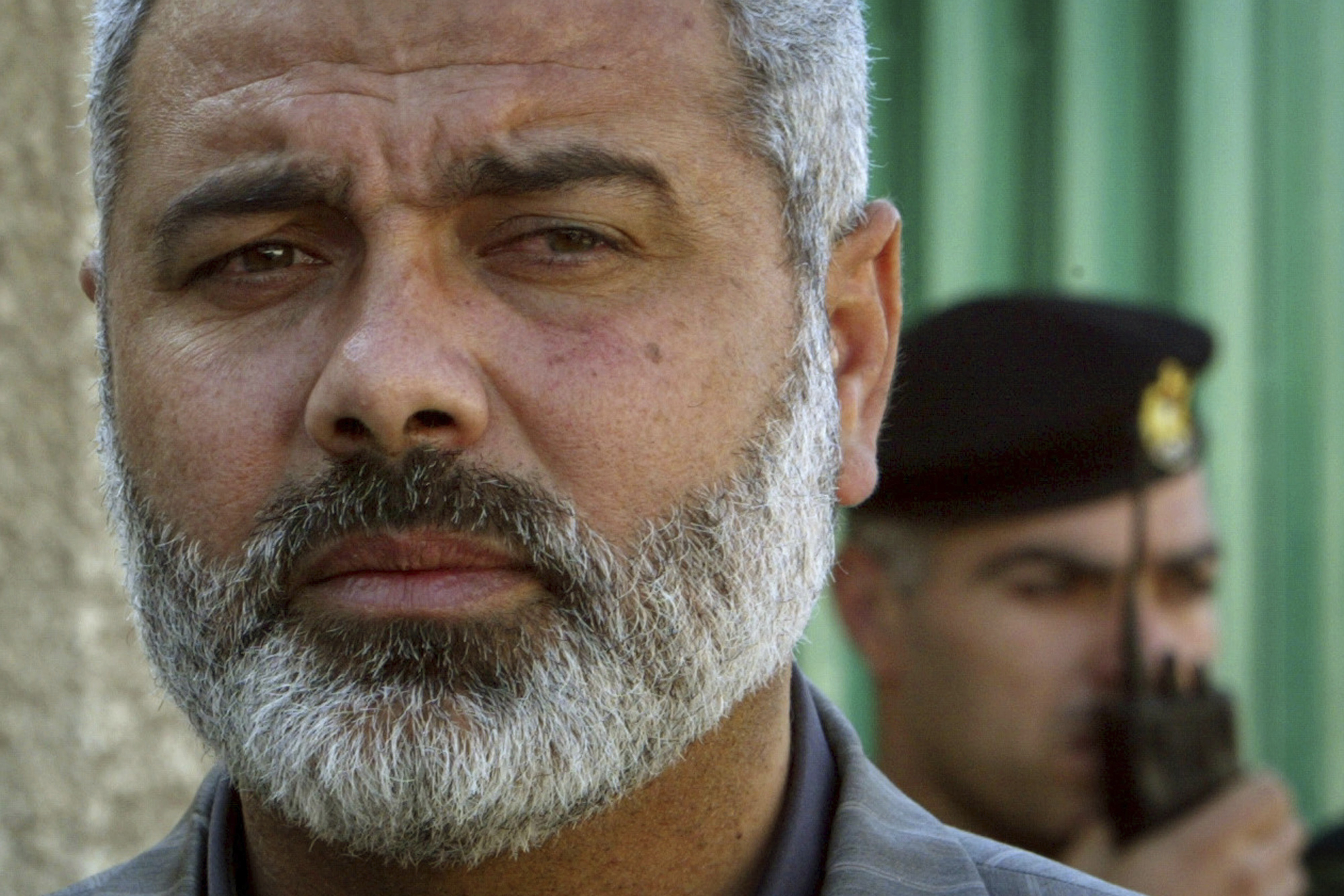 حماس کا مکمل جندگ بندی تک یرغمالیوں کی رہائی سے انکار ۔ (PHOTO: AP)