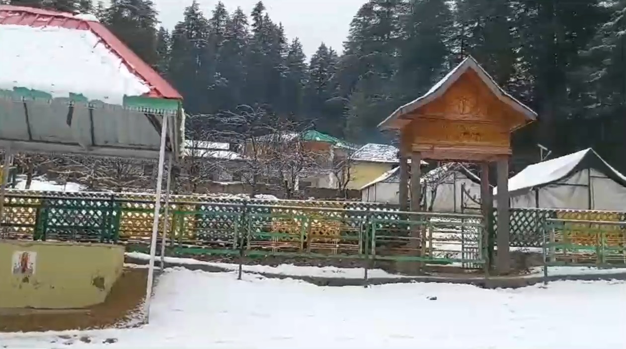 Snowfall Starts In Himachal