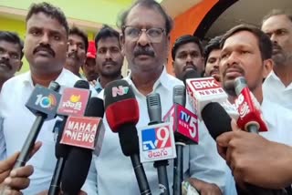 Madakasira_MLa_Thippeswamy_Comments_on_Peddireddy_Ramachandra_Reddy