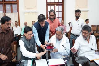 CM Siddaramaiah gave drive to 'Pragati Mobile App'