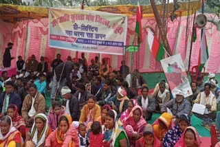 http://10.10.50.75//jharkhand/31-January-2024/jh-khu-2-dharna-avb-jh10032_31012024170353_3101f_1706700833_239.jpg