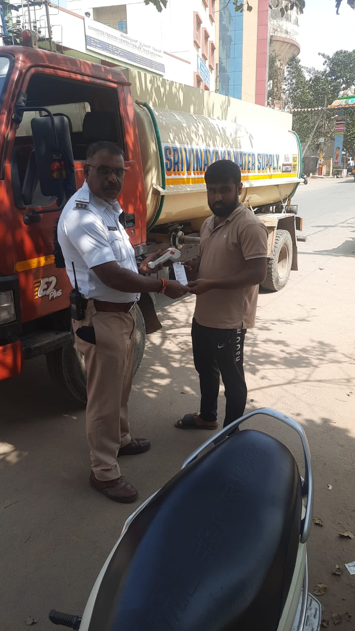 ಸಂಚಾರಿ ನಿಯಮ ಉಲ್ಲಂಘನೆ  ವಿಶೇಷ ಕಾರ್ಯಾಚರಣೆ  water tanker drivers  violating traffic rules  ಸಂಚಾರ ಠಾಣೆ ಪೊಲೀಸರ ಕಾರ್ಯಾಚರಣೆ