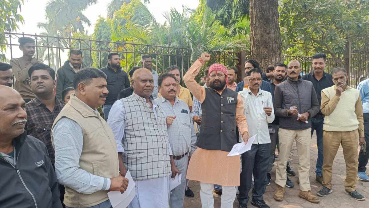 MP EMPLOYEES PROTEST FOR OPS