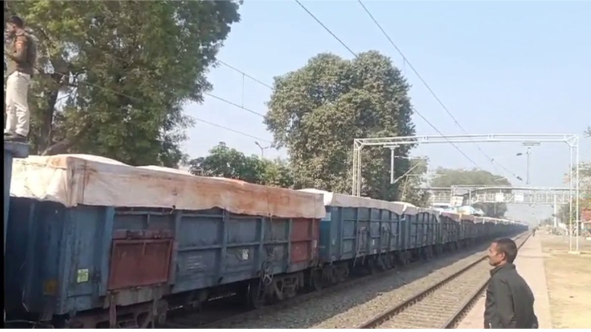 fire in goods train at gaya