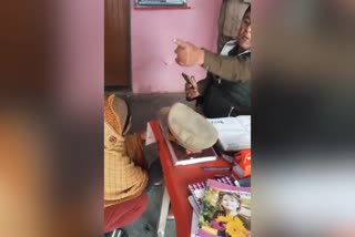 UP Cop Misbehaves With Complainant, Removed From Post After Video Goes Viral