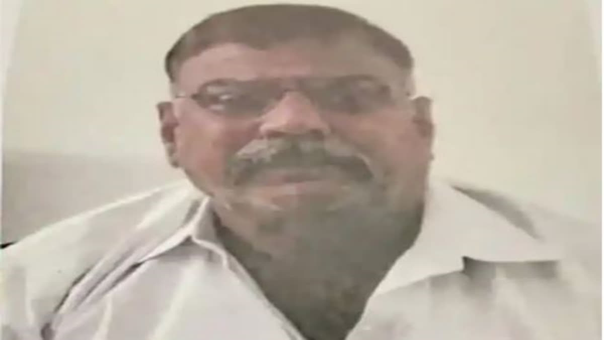 A man who is among the accused in the murder of Raju Pal fled before a special CBI court sentenced him to four years in prison and a punishment of Rs 20,000.