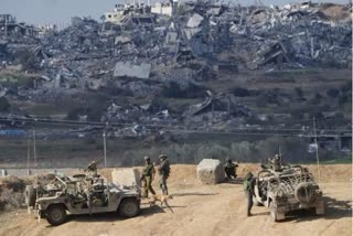 Gaza War: Israeli army once again open fire on Palestinians waiting for food