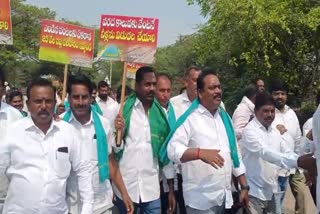 BRS Leaders Dharna In Gangadhara Mandal