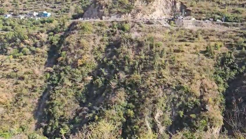 TEHRI CAR FELL INTO DITCH