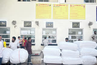 INDIAN RAILWAY PARCEL SERVICE  LUGGAGE  RAILWAYS MAKE PARCEL TRACING  PMS