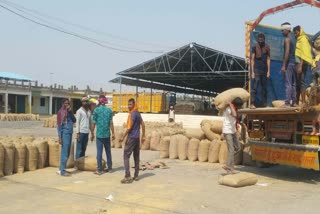 Lack of facilities at wheat procurement centers